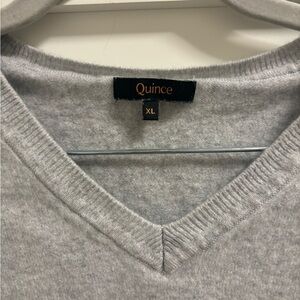 Quince Light Gray V-Neck Women’s Sweater 100% Cashmere